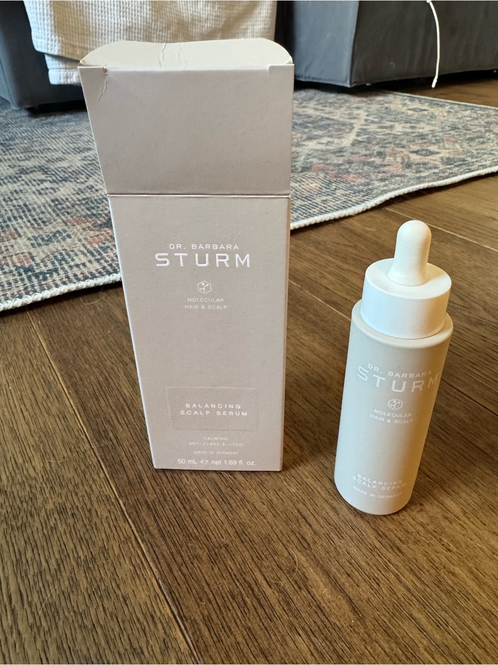 Dr. Barbara Sturm Balancing Scalp Serum - Light Beige